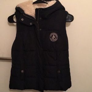 Abercrombie & Fitch Puffer Vest - Navy/faux fur XS